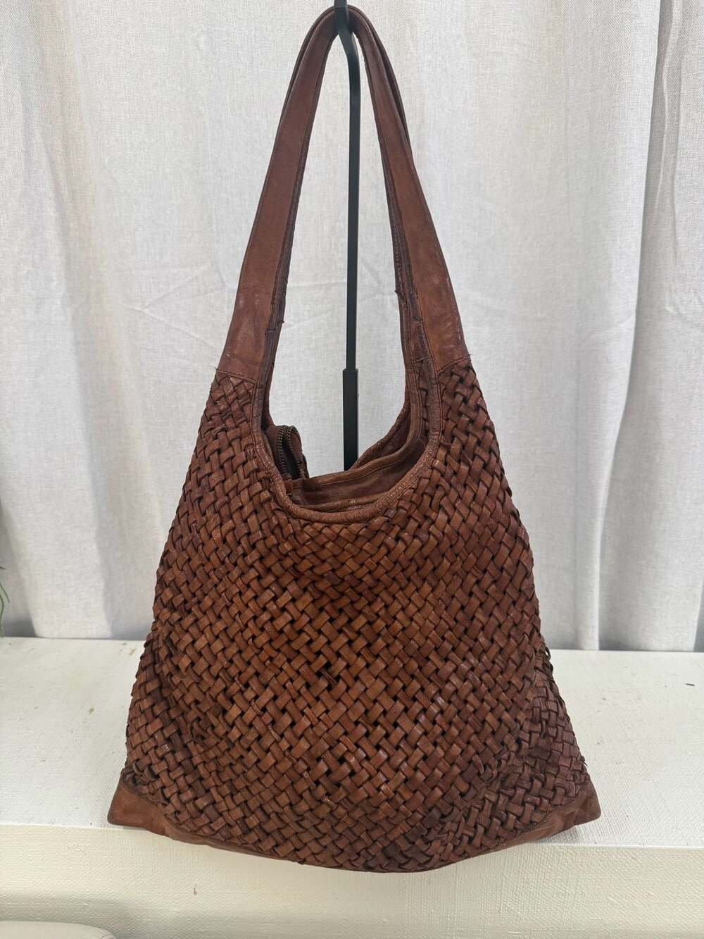 Vintage Woven Brown Leather Shoulder Bag, Made In Italy - Slouchy and Soft - Picture 7 of 9